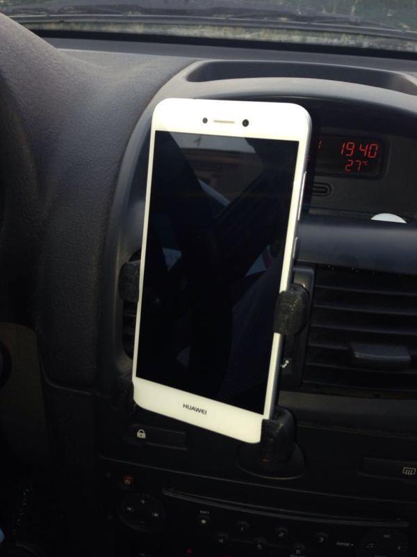 Car phone holder (HUAWEI P8 2017)