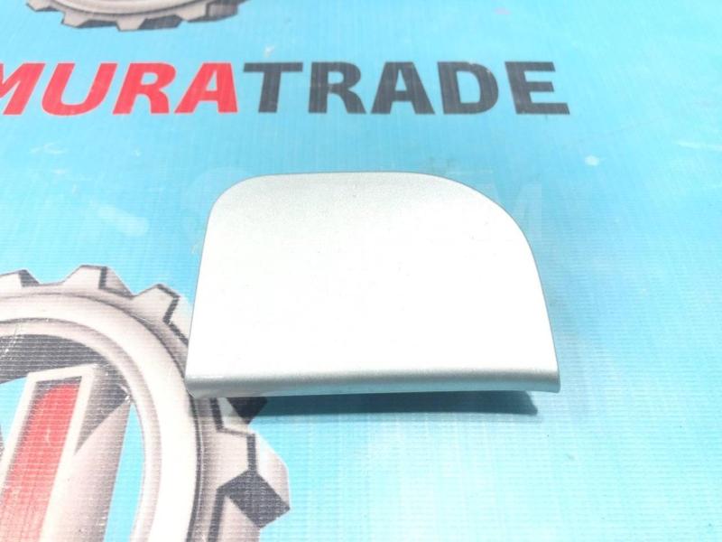 Prius 30 Bumper plug Left 52128-47030