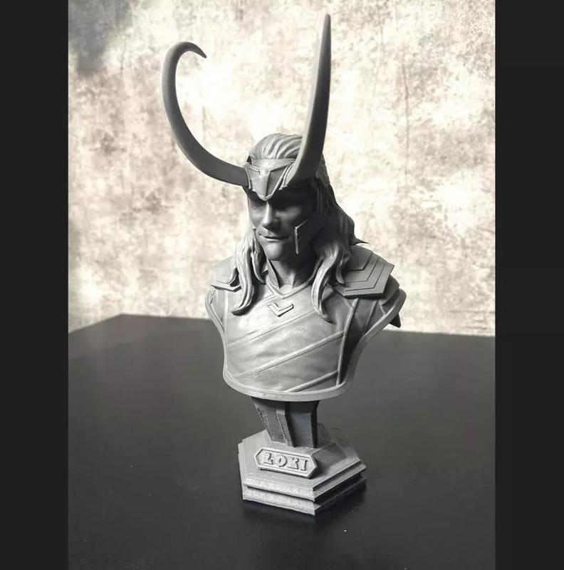 LOKI Bust With Helmet - Tom Hiddleston - - Marvel - Avenger