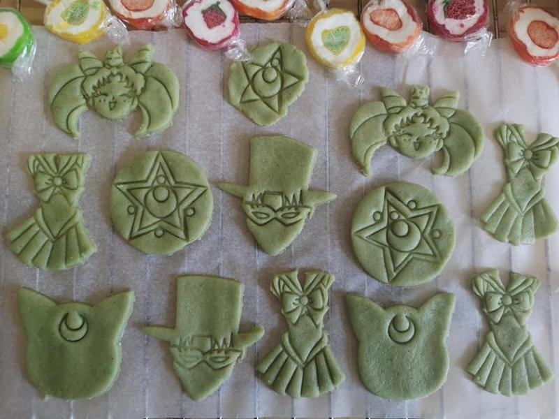 5 Sailor Moon cookie cutters