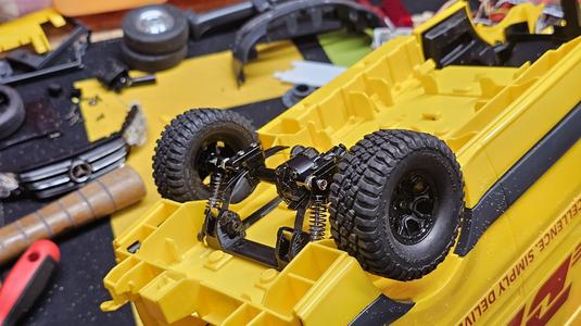 Mercedes Sprinter Bruder 02671 DHL Suspension Chassis Rear