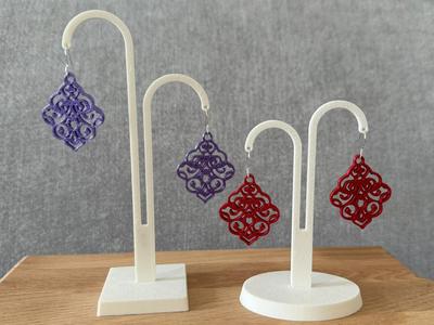 Regal Medaillon Earring