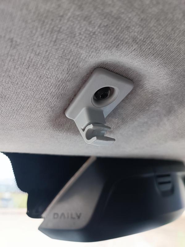 sun visor attachment bracket Iveco Daily VI