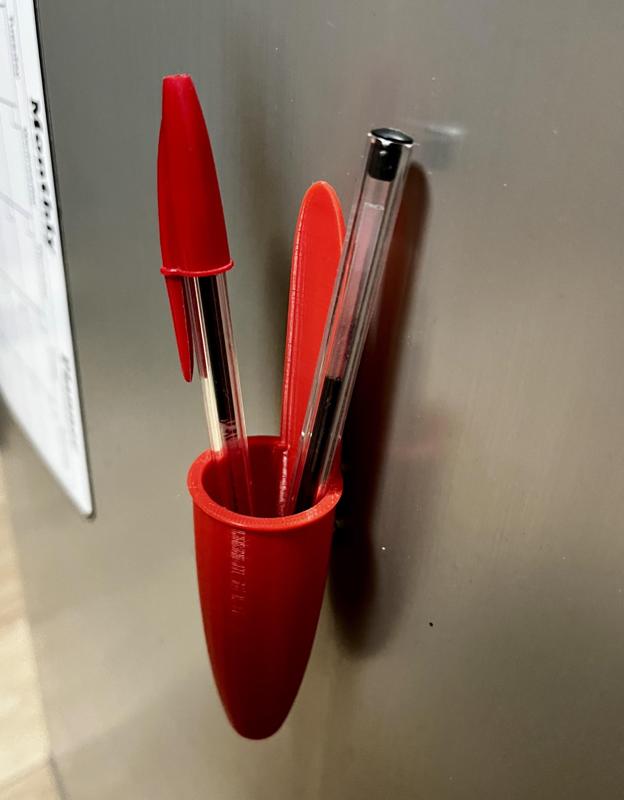 Fridge magnet 🧲 - Fridge magnet 🧲 - BIC - Pen holder
