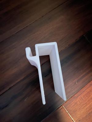 Door hanger for box fan