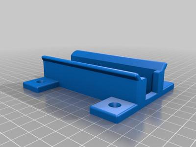 Magnetic hand gun holder