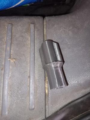 Spare nut for Ford C-MAX rear lights