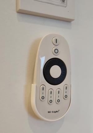 wall remote holder (FUT007)