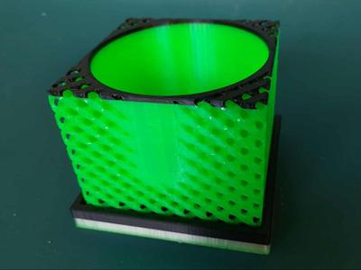Square Schwarz D Texture Planter