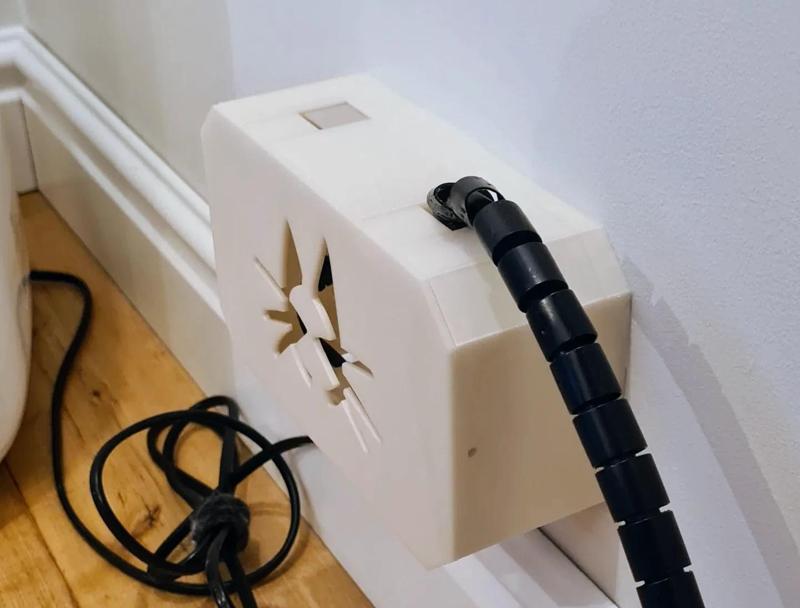 Cat outlet protector