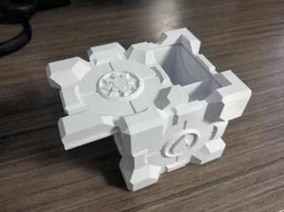 Remix du MTG Mana Companion Cube Deck Box with 6x3 magnets de wsreith