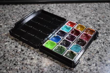 Half Pan Paint Holder