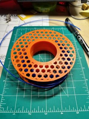 mini reel with locking channel