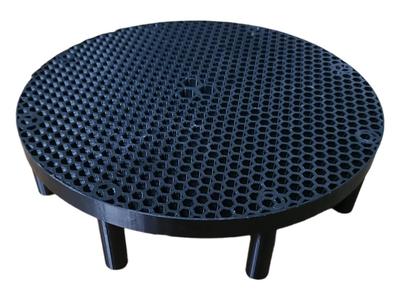 Bucket strainer for seperating dirt from water