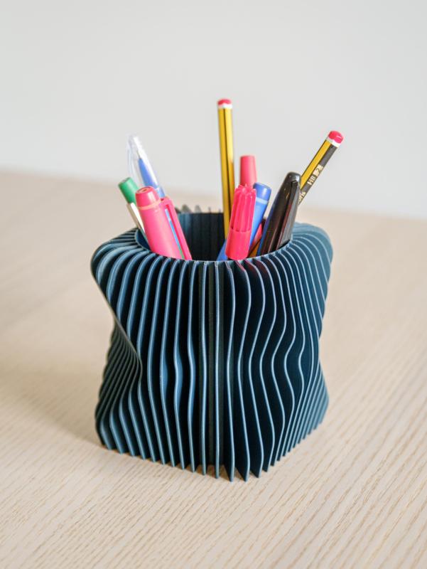 Wavy Pencil Holder - Vase mode