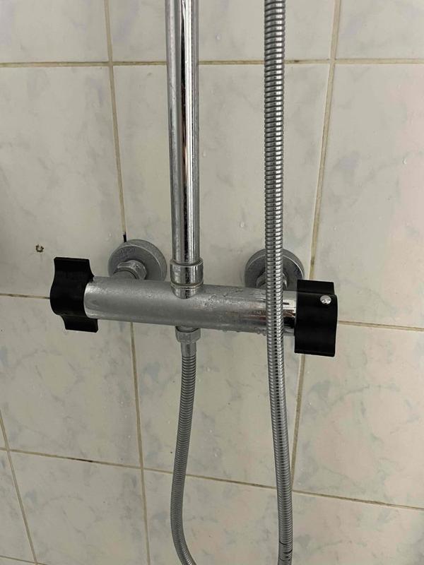 Shower thermostate grip