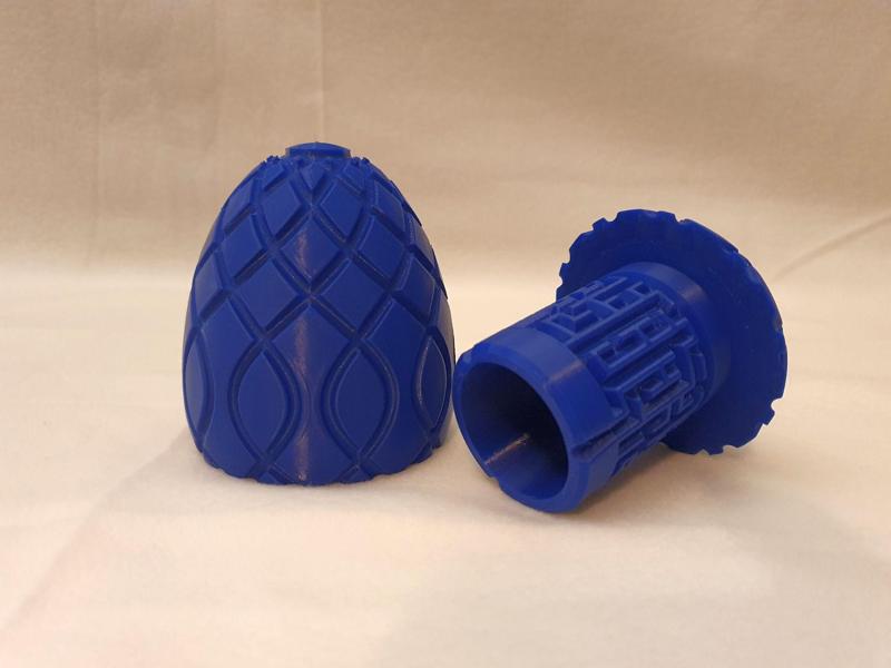 Easter eggs labyrinth box with ornaments