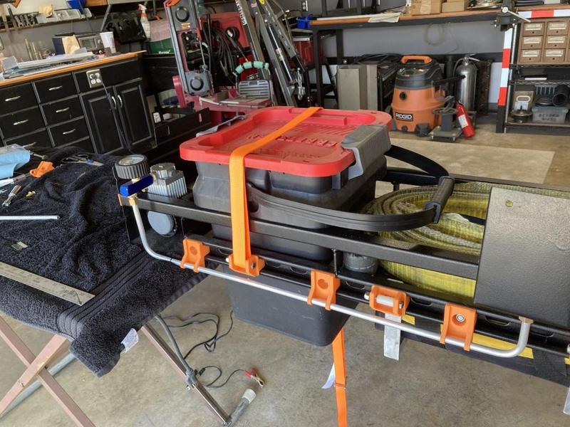 Tie down mount, fits 14 gauge unistrut