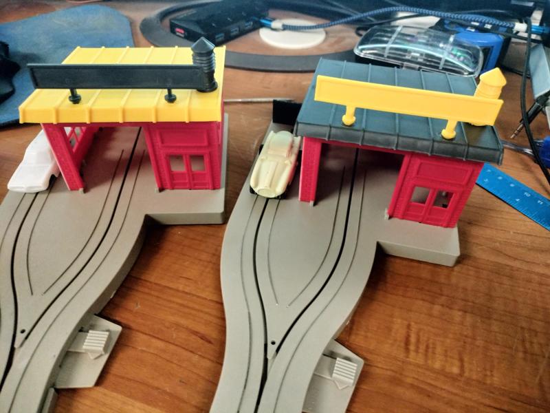 Roof for Tyco US1 Fire House and Crate Loader