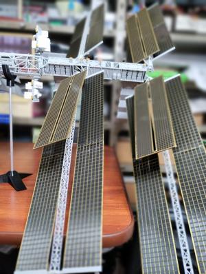 ISS 1:100 Solar Panels