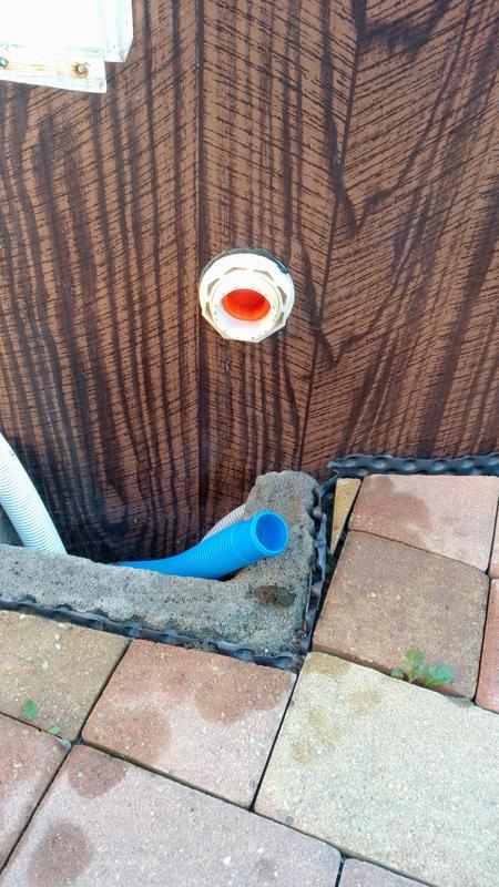 Zimní špunt na bazén