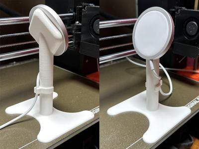 Minimalist Apple MagSafe iPhone Stand