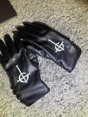 Sew-on Grucifix for gloves/cosplay!