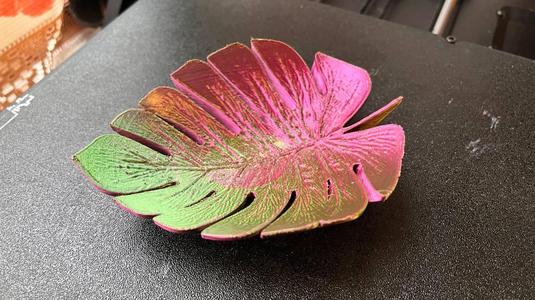 Plate - monstera leaf