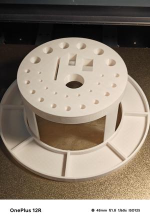 Round tool stand with rotating part tray