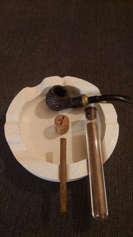 Cigar ashtray