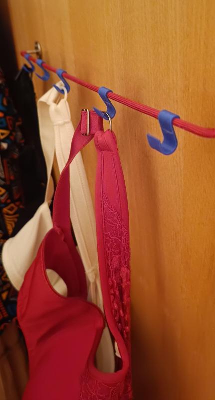 Háček do skříně na věšák pro kravaty