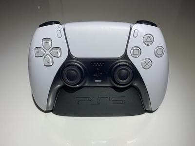 Ps5 Dualsense controller stand 