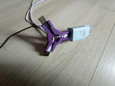 Trio-halter für usb kabel rip by McKA3AX