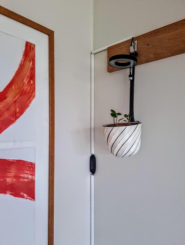 Geometric Hanging Planter with Integrated Grow Light Mount