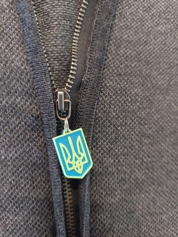 Fermeture éclair avec blason Ukraine & Tryzub - Zipper tab-pull with Ukraine coat of arms & Tryzub. NO MMU