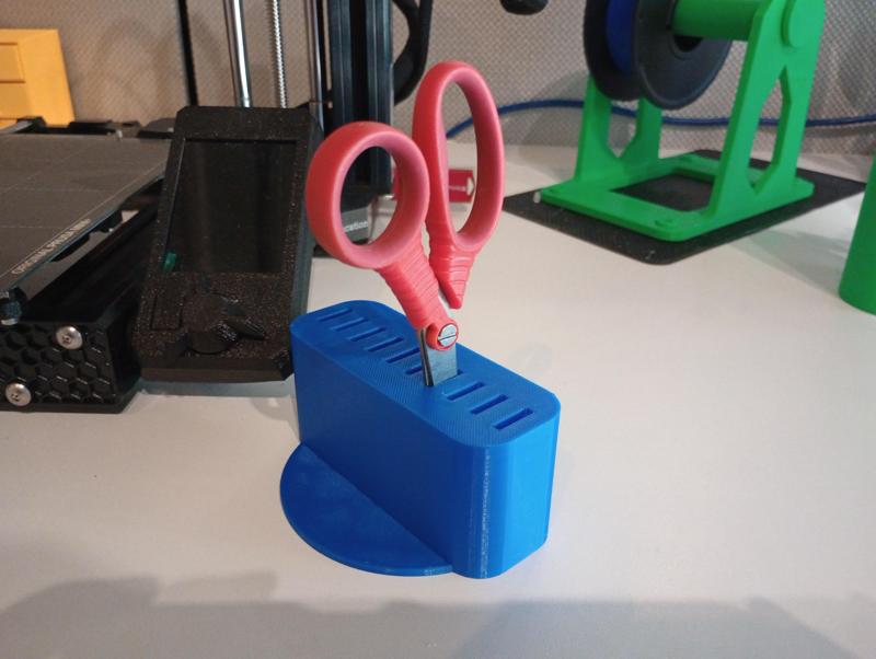 Scissor Holder (solid bottom remix)