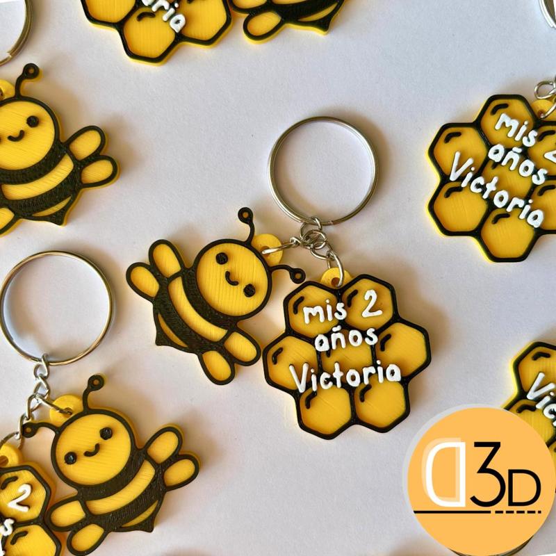 Animated bee and honeycomb - keychains