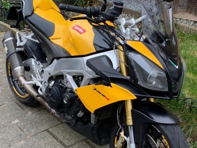 Aprilia Tuono 1000R cover