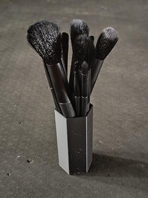 Modern Penholder