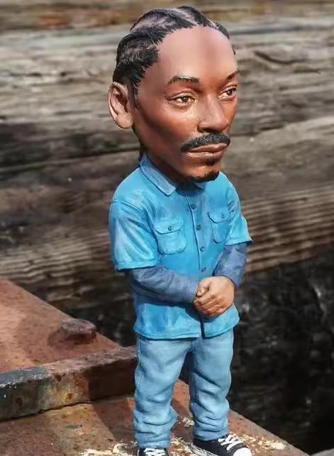 Snoop Dogg figurine