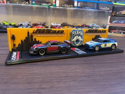 Need for Speed Undercover Display Base (Maisto Porsche 911 GT2 and Nissan GT-R Police)