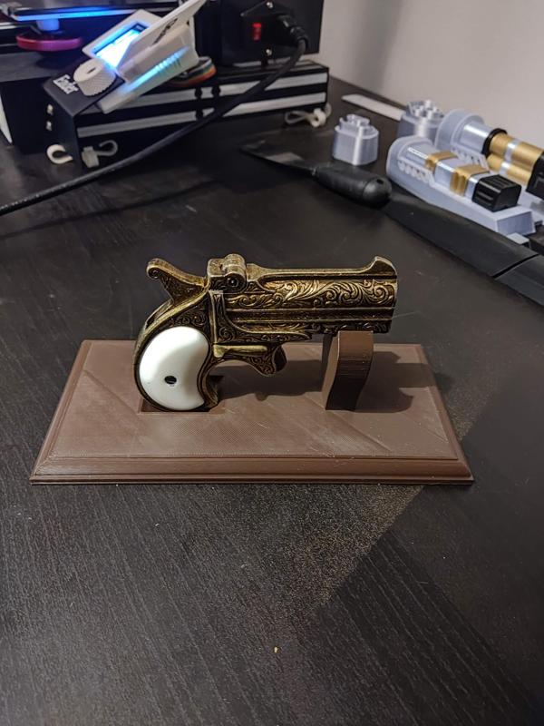 Derringer 1866 Pistol Display