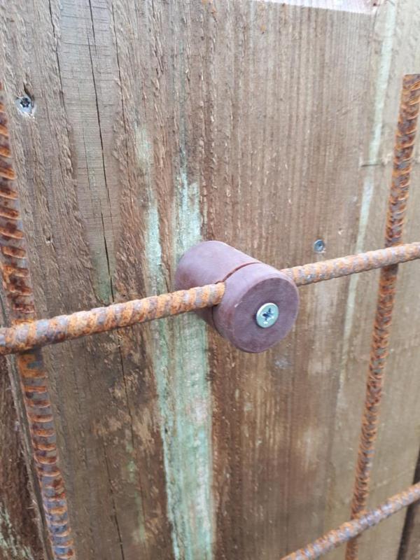 Welded wire mesh fastening