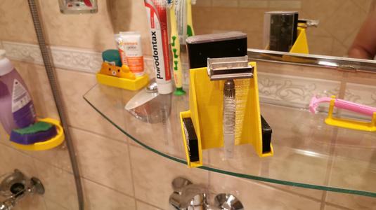 Stand for men´s shaving stuff