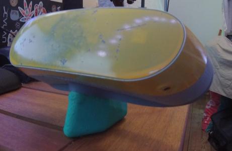 LG R100 VR Goggles stand