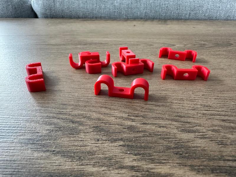 Double-sided cable holder