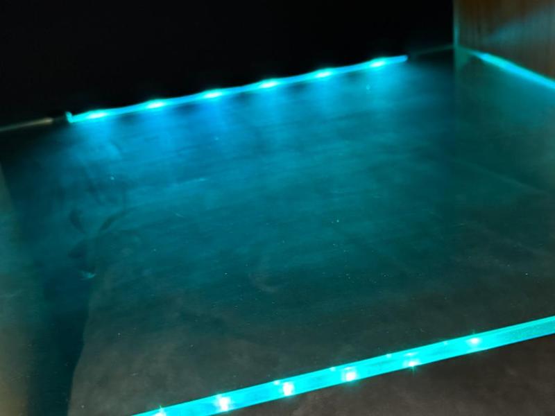 LED strip holder for 8mm glass plate