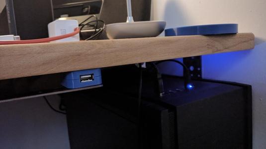 USB extension bracket