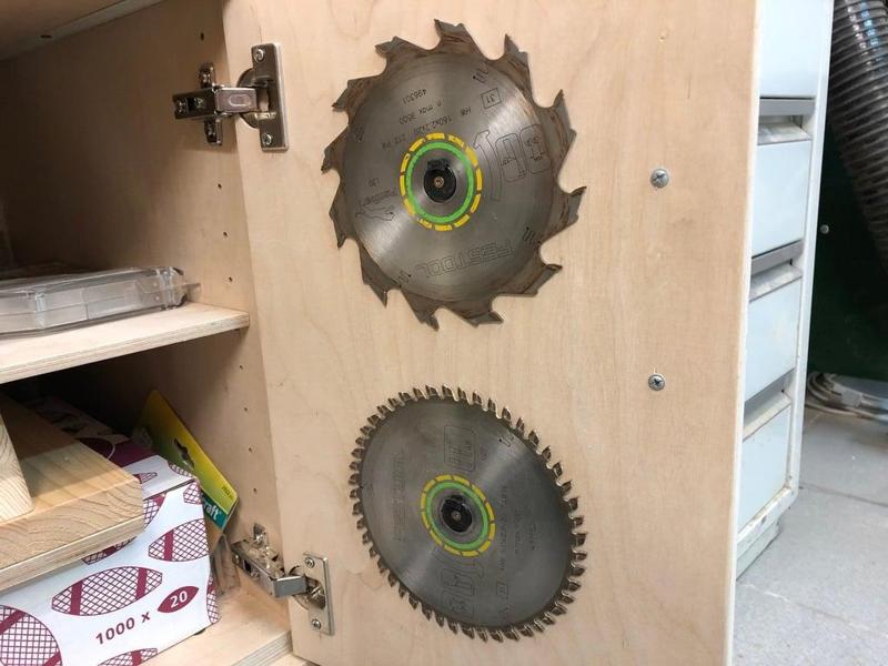 Circular Saw Blade Holder