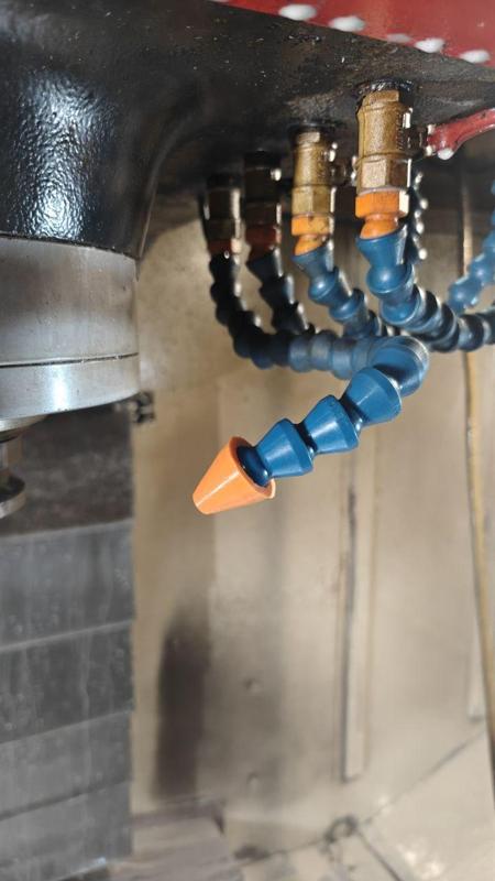 Air nozzle for CNC machine tool